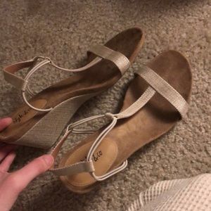 strappy sandal hells